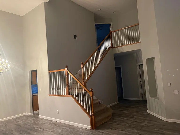 1437 Mayfield St — Photo 14
