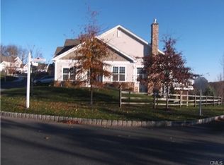 1 Briar Ridge Dr, Bethel, CT 06801