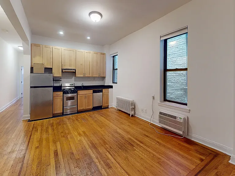 234 E 87th St #4C — Photo 3