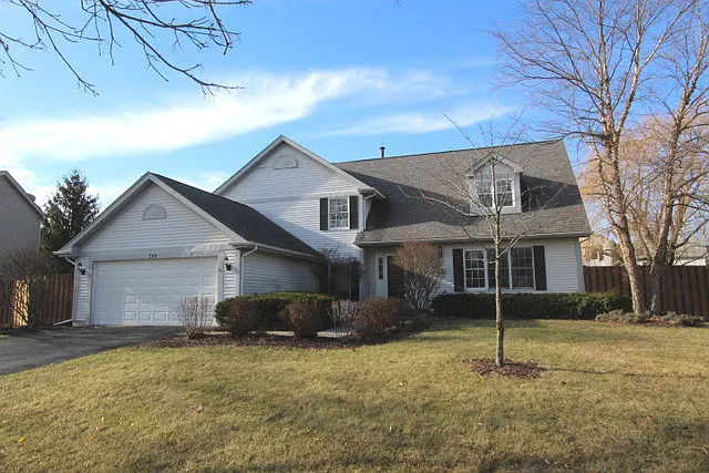 740 Roaring Brook Ln photo 1
