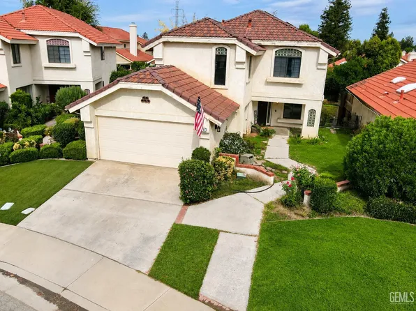 8212 Chaucer St, Bakersfield, CA 93311