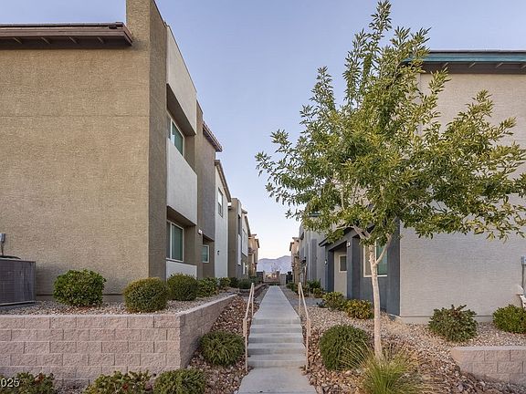 4th image of 4472 Sapphire Moon Ave