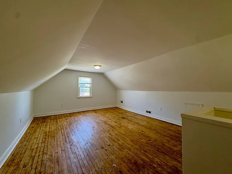 7906 Hillendale Rd — Photo 14
