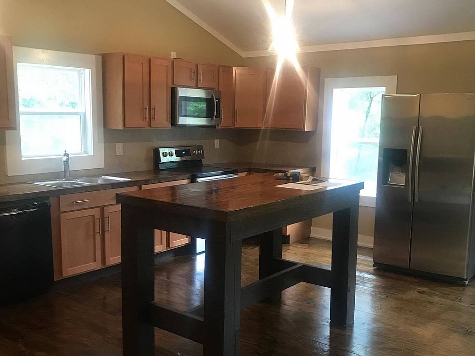 Spacious brand new kitchen