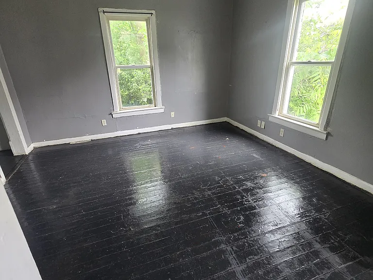 542 Orena Ave — Photo 6