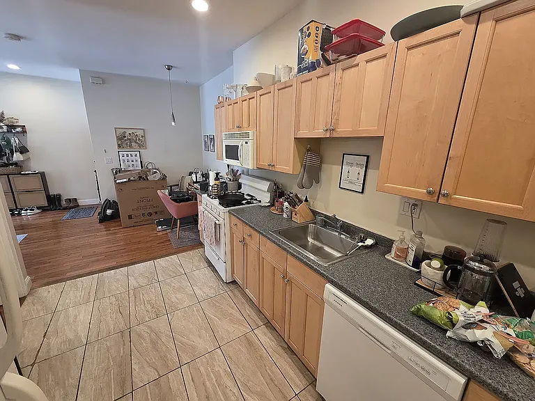 24 Tufts St #2 — Photo 2