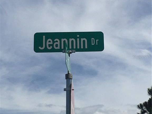 3rd image of 1605 Jeannin Dr