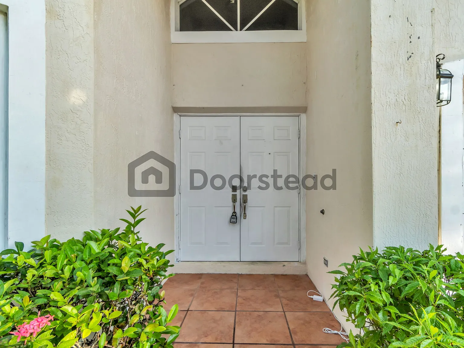 3 bed, 2.5 bath, 1946 sqft, $4,170 — Photo 3