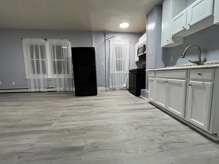 65 Drake St #1 — Photo 2