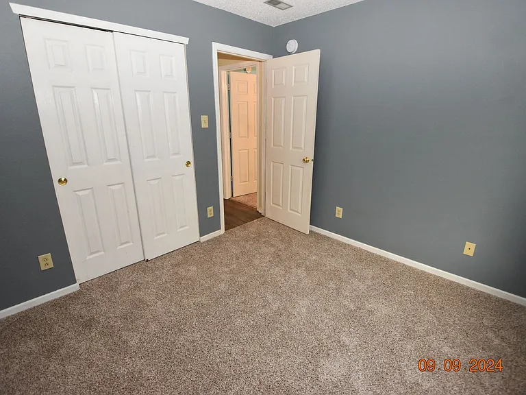 658 Florence Dr — Photo 13