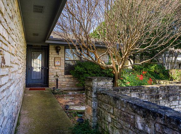2nd image of 2503 Rogers Cir