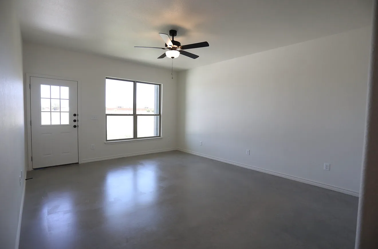 3 bed, 1330 sqft, $1,700 — Photo 4