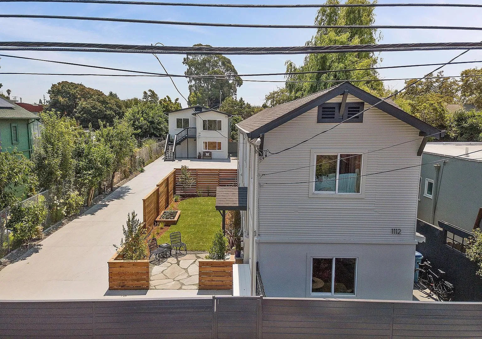 Fantastic 3 Bedroom Detached Berkeley Home! — Photo 4
