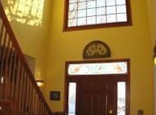 9262 Forest Ridge Dr, Roscoe, IL 61073