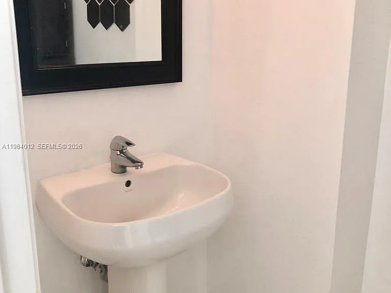 1900 N Bayshore Dr #1619 — Photo 11