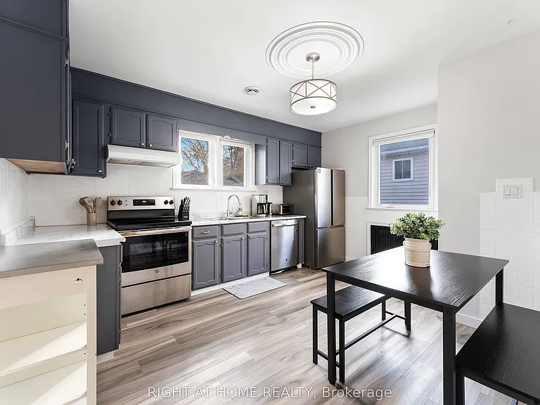 47 Marshall Ave — Photo 24