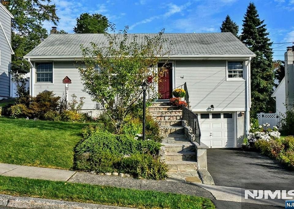 1st image of 143 Manhattan Avenue