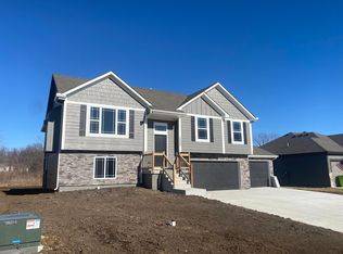 11301 E 209th St, Peculiar, MO 64078