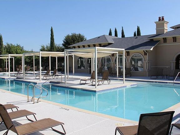 3rd image of 6708 Pistoia Dr