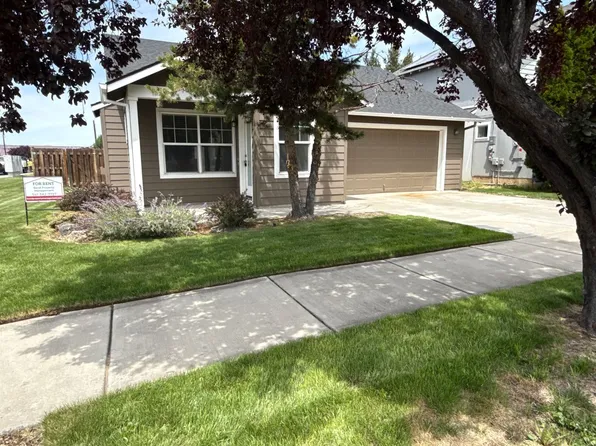 3243 SW Juniper Ave, Redmond, OR 97756