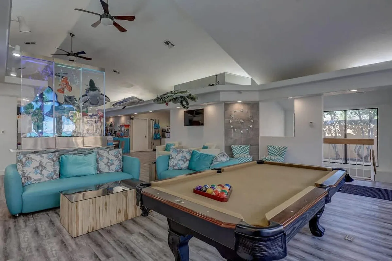 3 bed, 3.0 bath, 1689 sqft, $3,690 — Photo 3