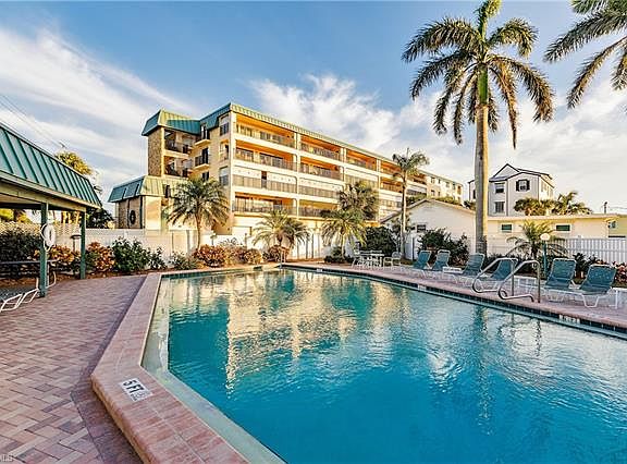 2nd image of 2088 Estero Blvd APT 2E