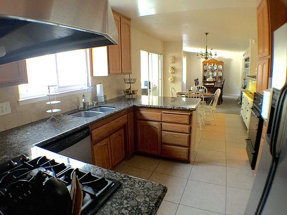 3rd image of 2553 Clearlake Way