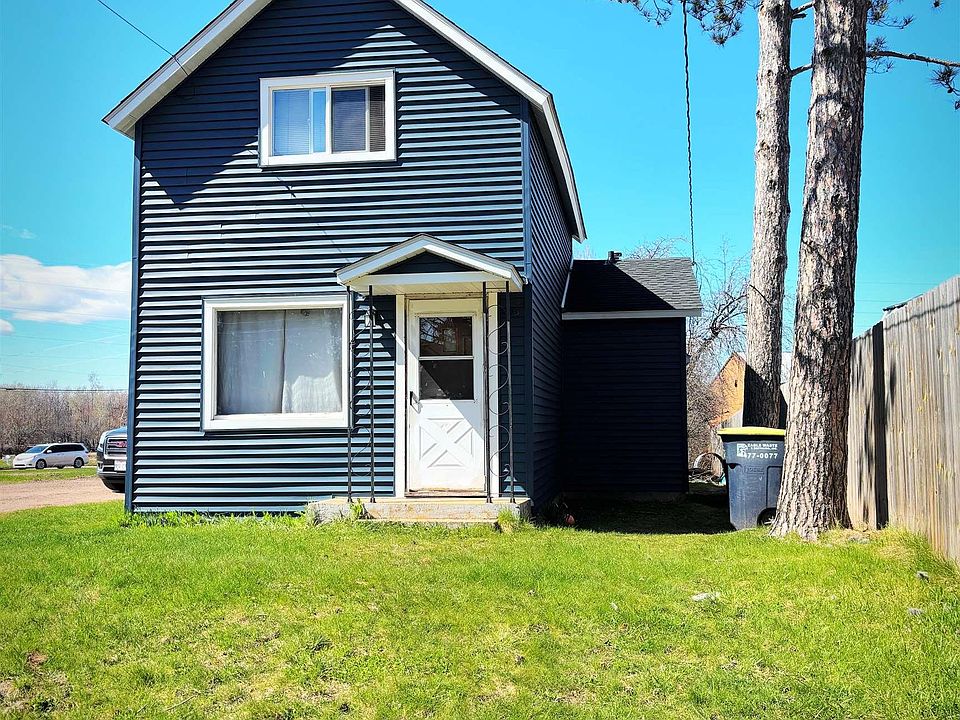 1st image of 2115 6th St W