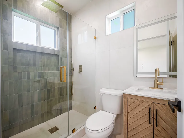 7107 Cozycroft Ave #3 — Photo 7