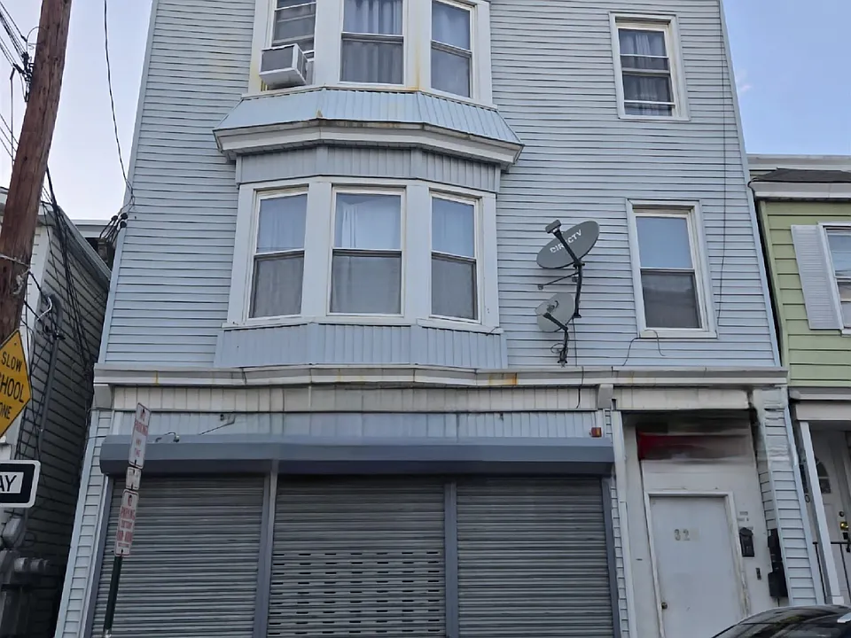 Building Photo 3