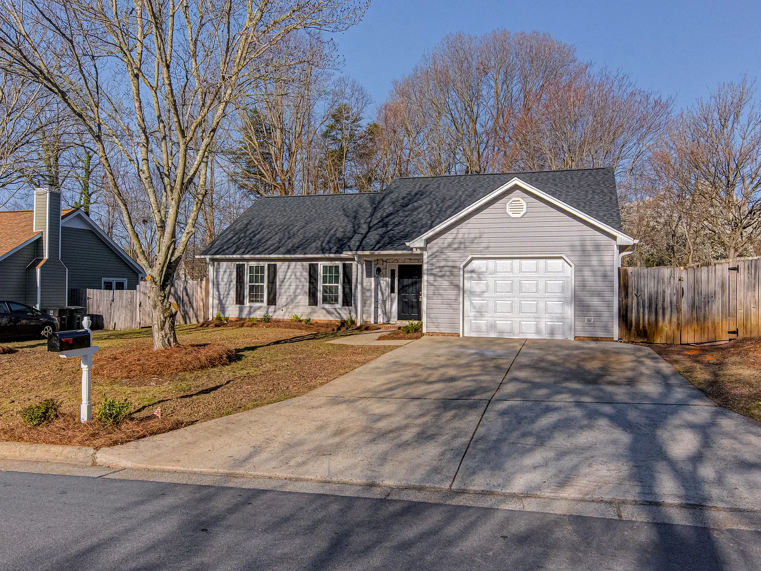 3 bed, 1460 sqft, $2,000 — Photo 3