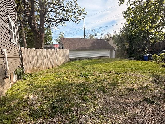 4th image of 1507 Hinkley Ave NW