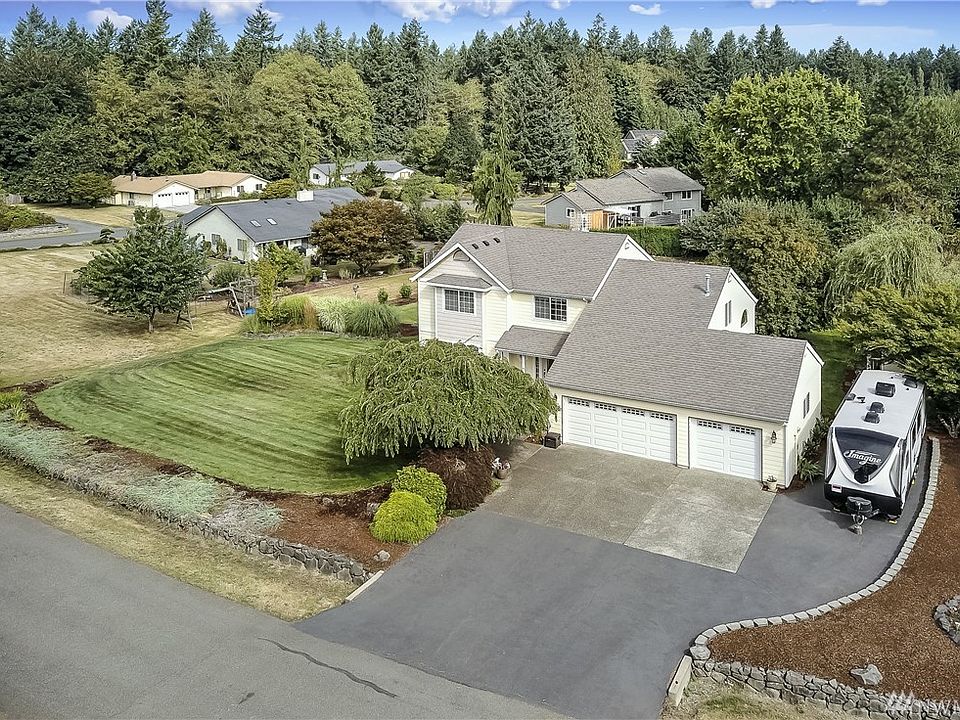 1st image of 5718 Middleridge Ct NE