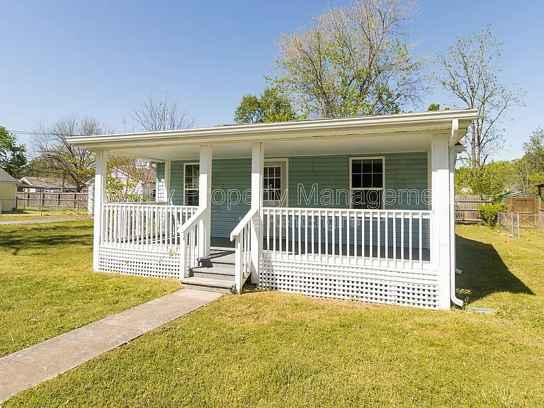 108 Suggs St — Photo 16