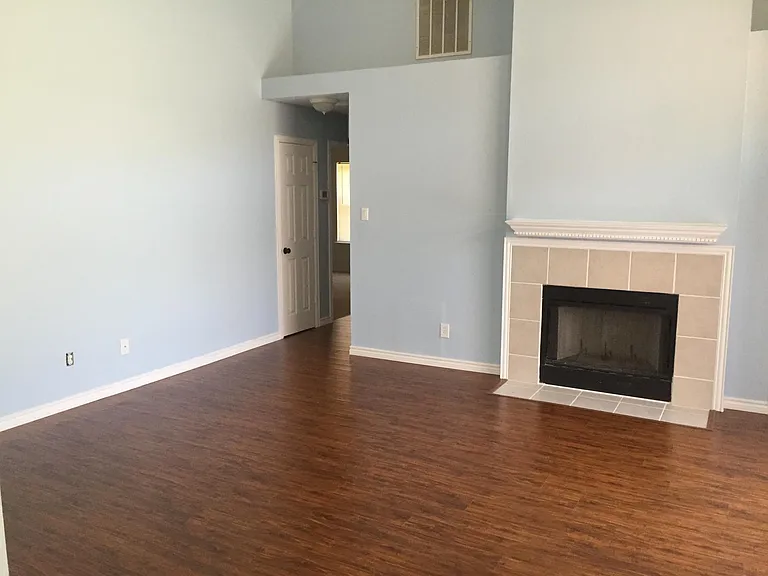 1810 Cactus Cir — Photo 4
