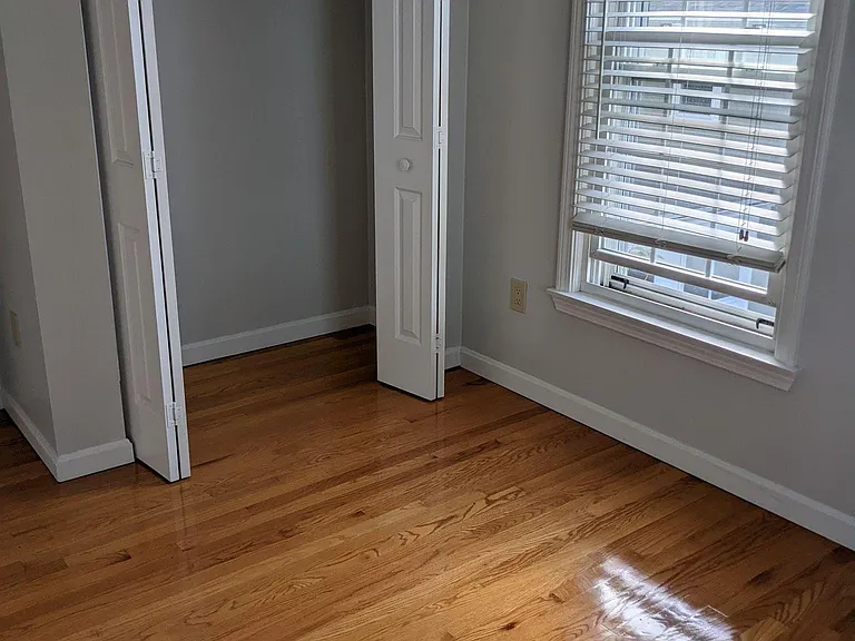 Bedroom /Office