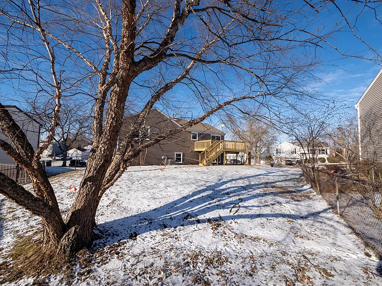 2101 Kensington Dr — Photo 34