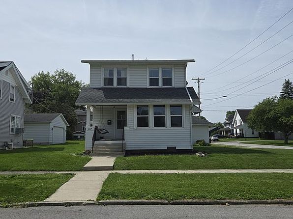 627 Foster St