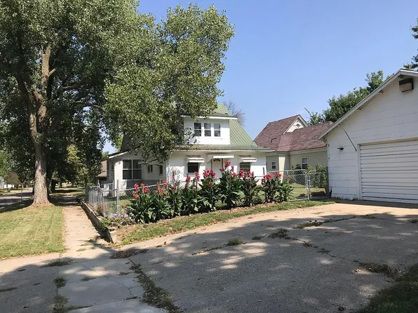 1901 Warford St, Perry, IA 50220