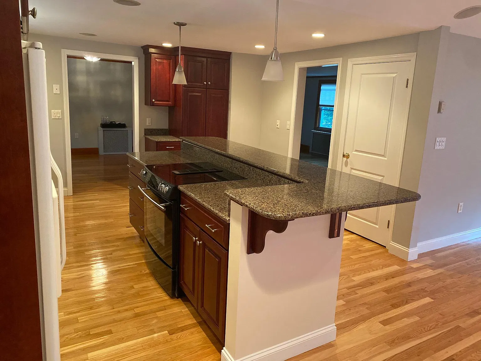 3 bed, 1.5 bath, 1772 sqft, $4,250 — Photo 2