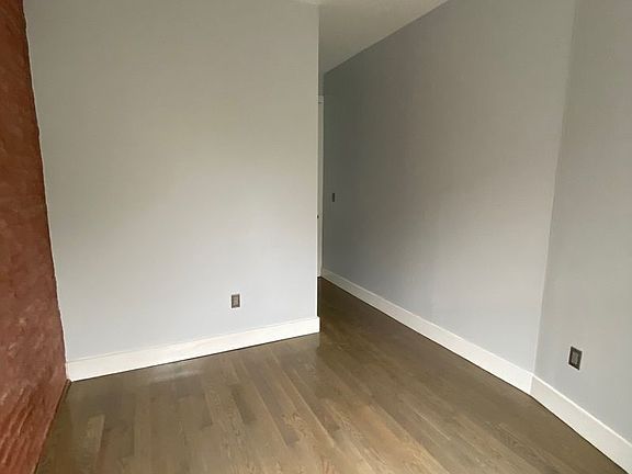 4th image of 131 Jefferson Ave APT 2