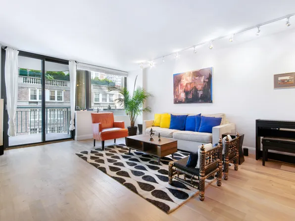 224 East 52nd Street image 1 of 9