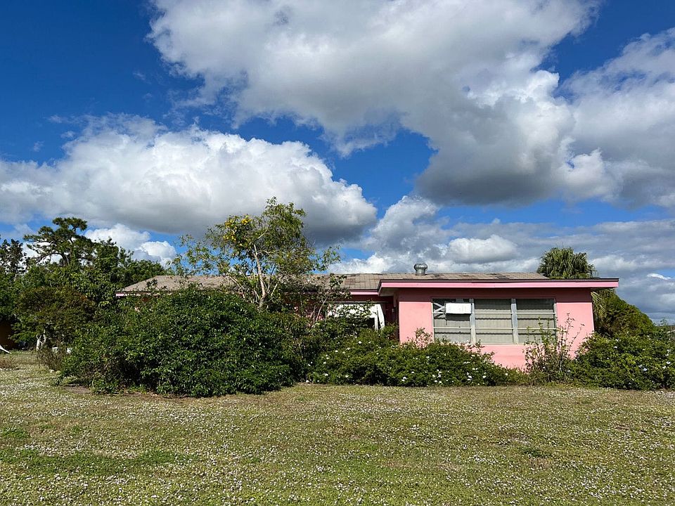 1st image of 455 Valley Dr