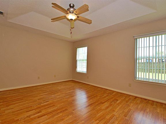 5th image of 1411 Little Creek Dr