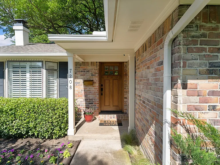 7208 Bucknell Dr — Photo 4