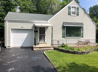 34 Brookside Ter, Verona, NJ 07044