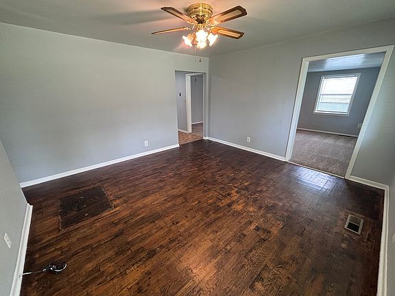 5th image of 1818 S Ashwood Ave