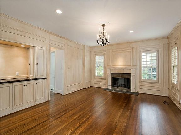 5th image of 4336 Edmondson Ave