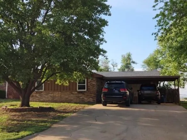 608 Highland Dr, Waukomis, OK 73773