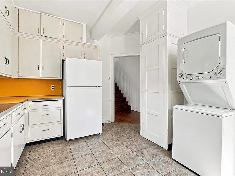 2526 E Clearfield St — Photo 7